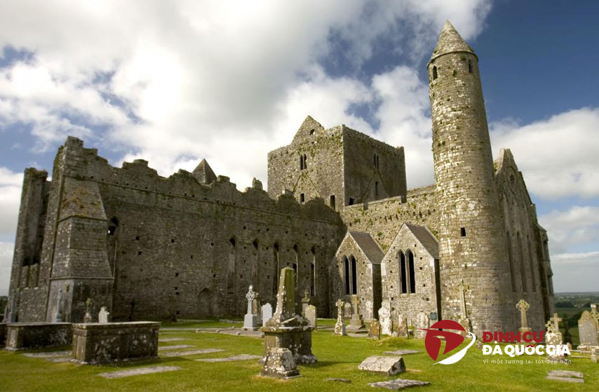 Pháo đài Rock of Cashel tại Ireland